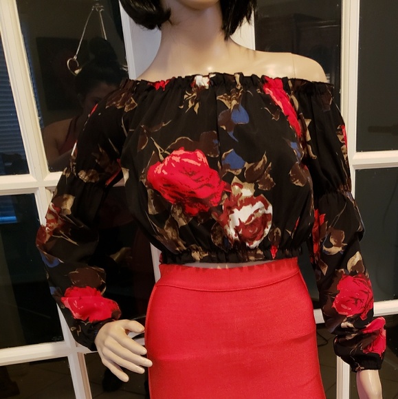 Off the Shoulder Blouse - Picture 2 of 6